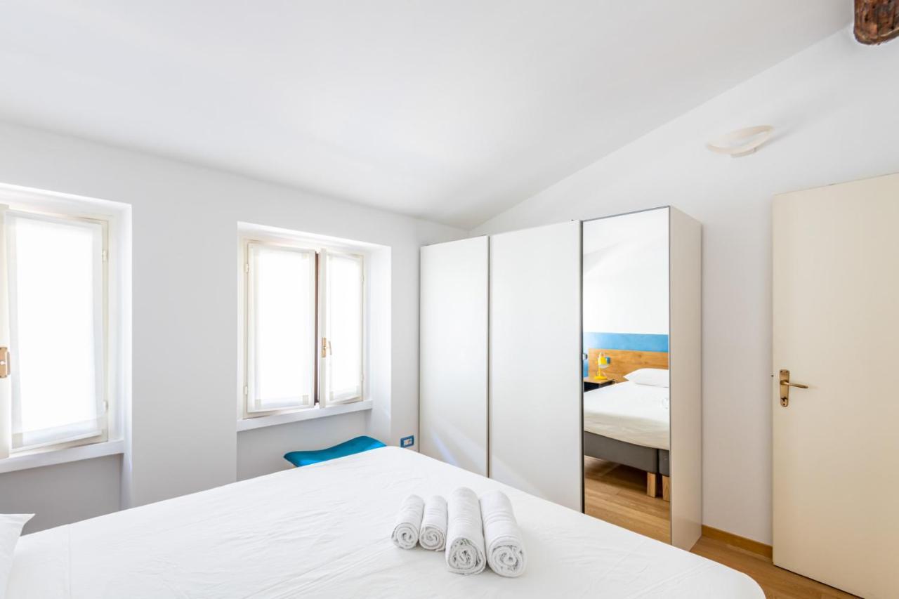 Easylife - Romantico Appartamento Sulla Darsena Milano Exterior foto
